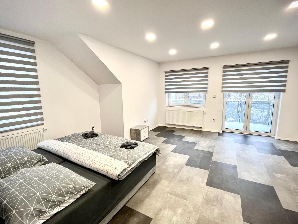 Apartmany Premium Se Soukromym Parkovanim Česká Lípa Exterior foto