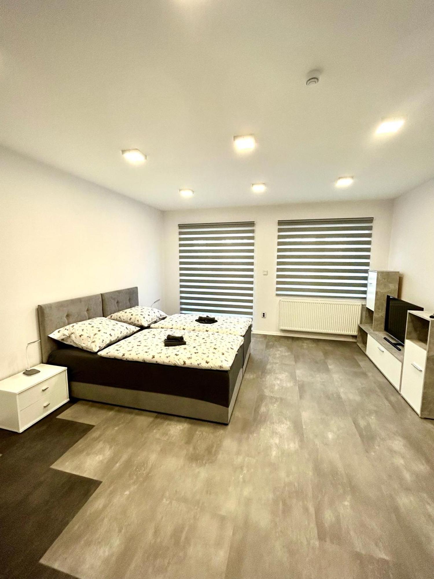 Apartmany Premium Se Soukromym Parkovanim Česká Lípa Exterior foto