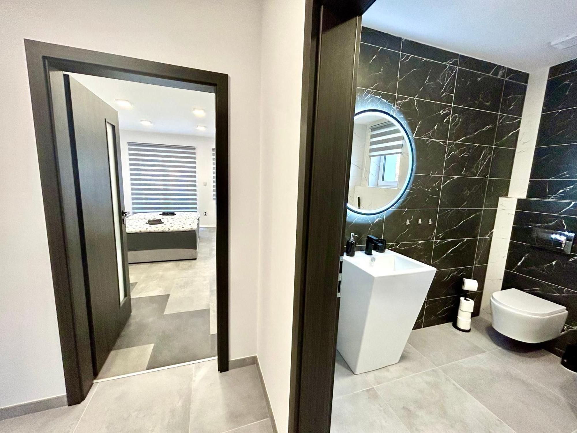 Apartmany Premium Se Soukromym Parkovanim Česká Lípa Exterior foto
