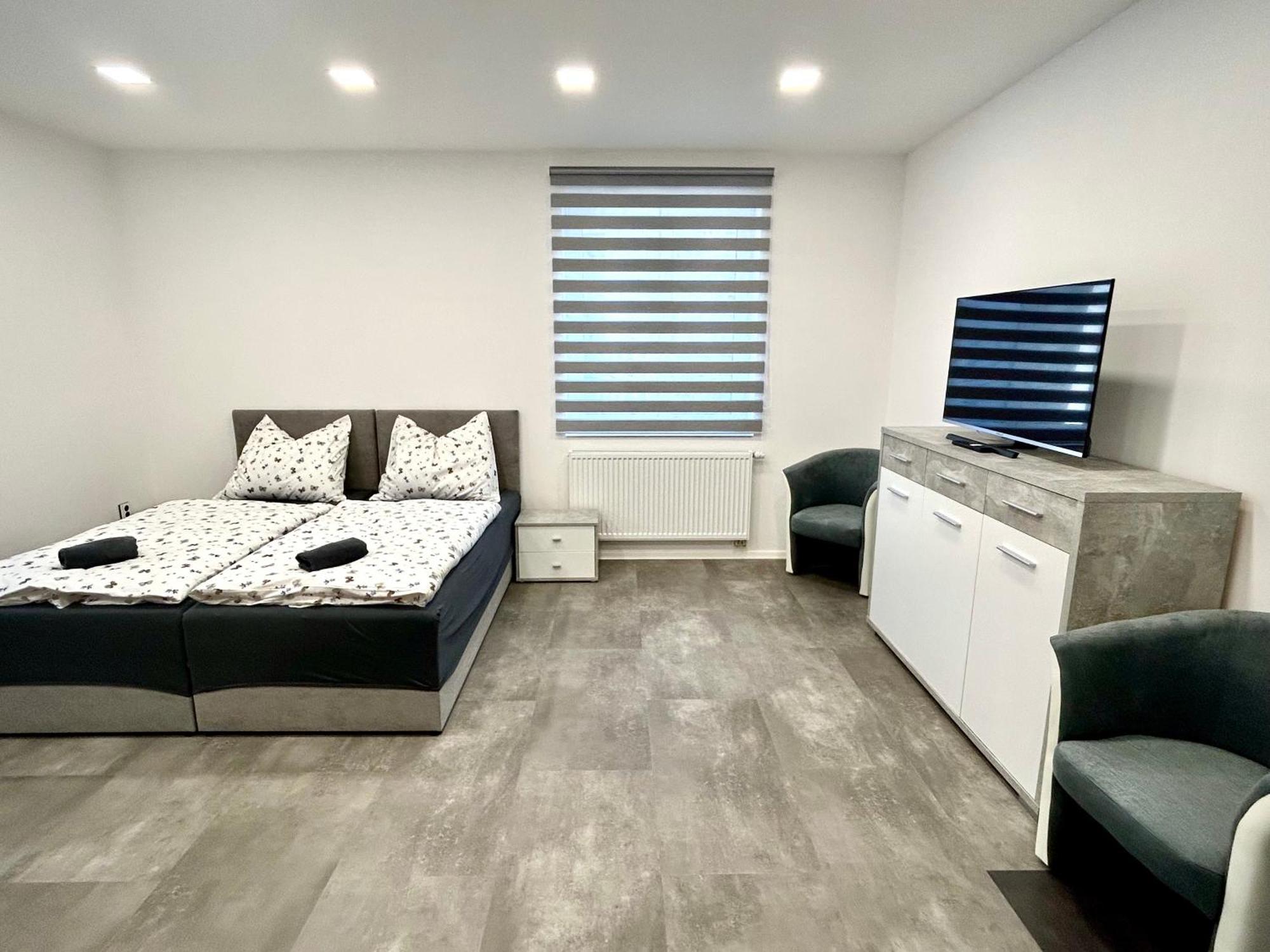 Apartmany Premium Se Soukromym Parkovanim Česká Lípa Exterior foto