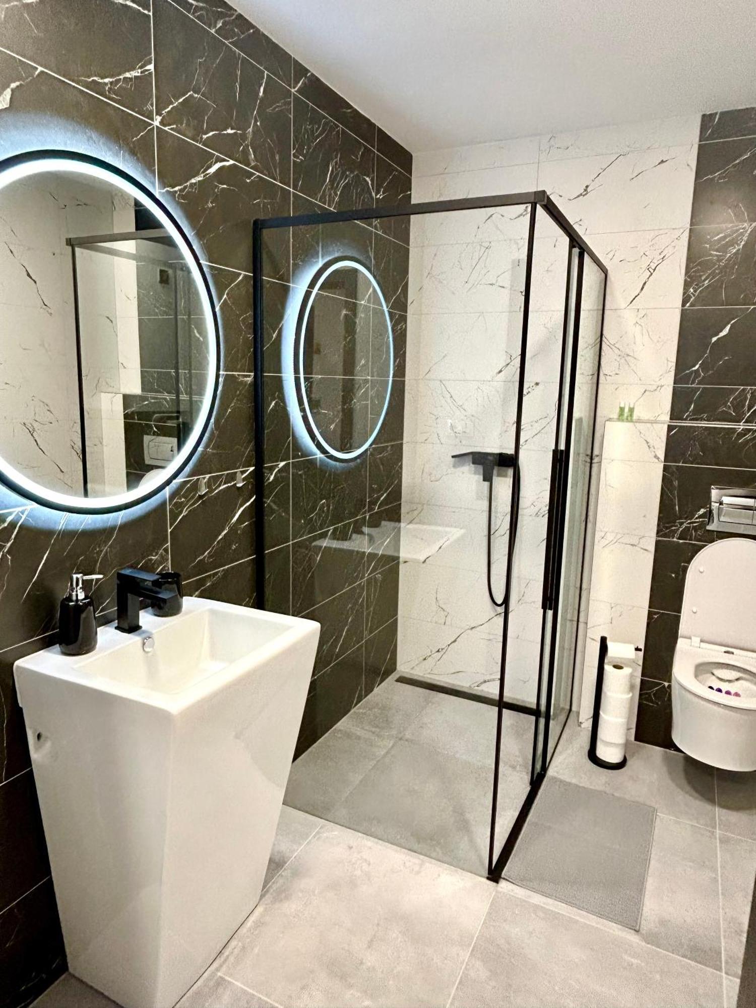 Apartmany Premium Se Soukromym Parkovanim Česká Lípa Exterior foto